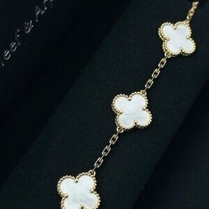 💙💙Van Cleef & Arpels Gold and White Clover Bracelet